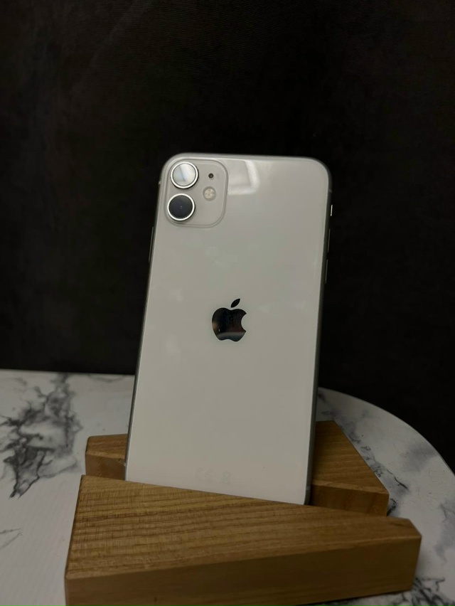 Продам айфон 11 на 128 гб
АКБ 72%
Внешне идеал
На фотках в з?...