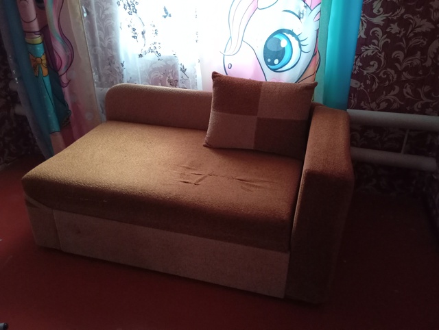 Продам диван за 1500 рублей. 89228593649