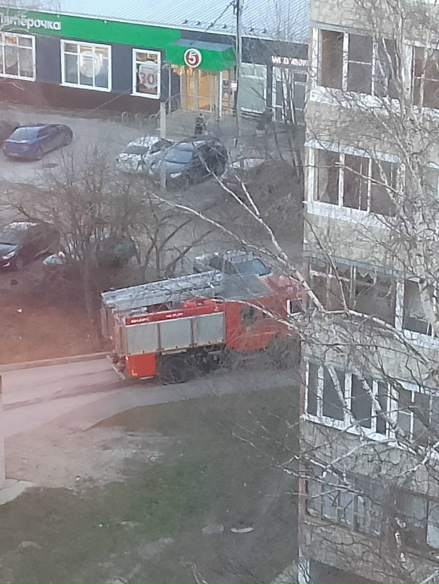 Что происходит на пролетарской улице. 4 пожарные маши?...