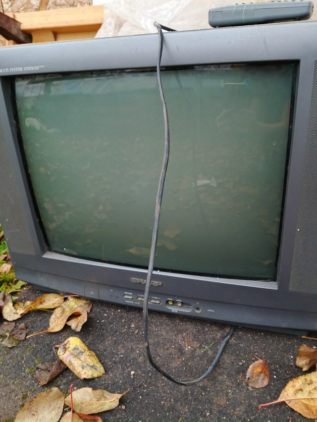 Отдам рабочие телевизоры Шарп и Панасоник