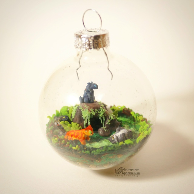 Часть лагеря Грозового племени в стеклянном новогодне...