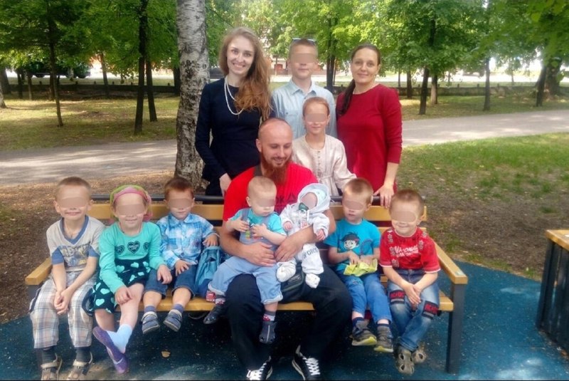 Скандально известный «православный многоженец» Иван Сухов стал отцом в 31 раз
О пополнении в этой