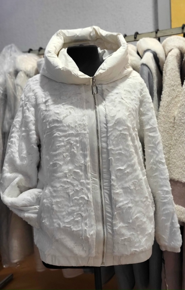 1 ноября!!! Распродажа!!!
Зимние пуховики и куртки по цен?...