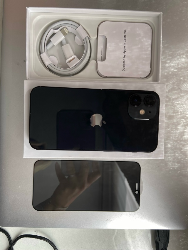 Продаю свой iPhone 12 mini в черном цвете с памятью 64 ГБ. Теле?...