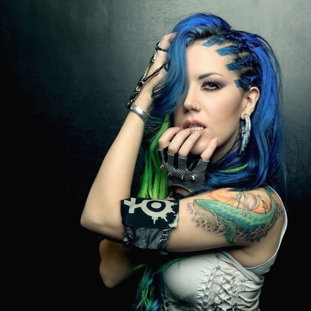 31 июля 1985 гoда родилась Alissa White-Gluz - вокалистка Arch Enemy.