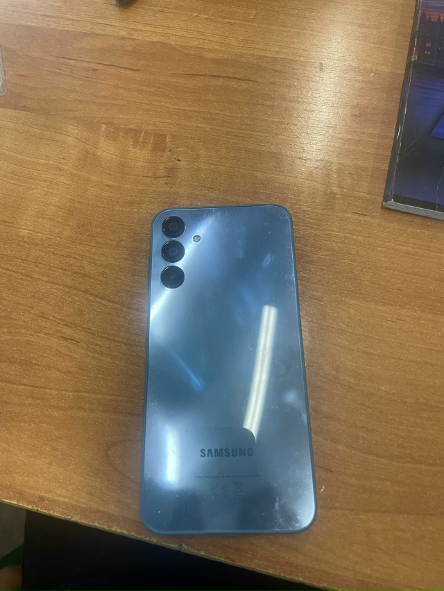 Продам SAMSUNG Galaxy A15 256гб
Герцовка экрана 90герц
Камера 50мг...