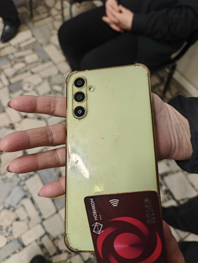 Найден телефон с картой,находится на Южной проходной 2?...