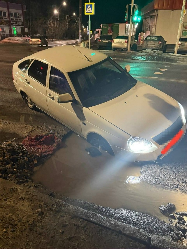 😧 Дорожные ямы терроризируют курских автомобилистов ...