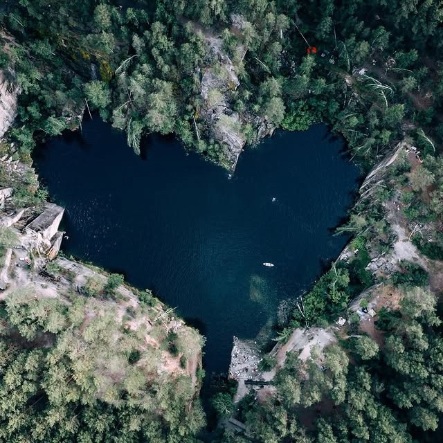 Сердце Урала - озеро Тальков Камень ❤️
📸: Яранцев Яко...