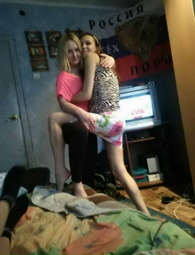 Мачеха и дочь продавали интимные фото, но резко перест?...