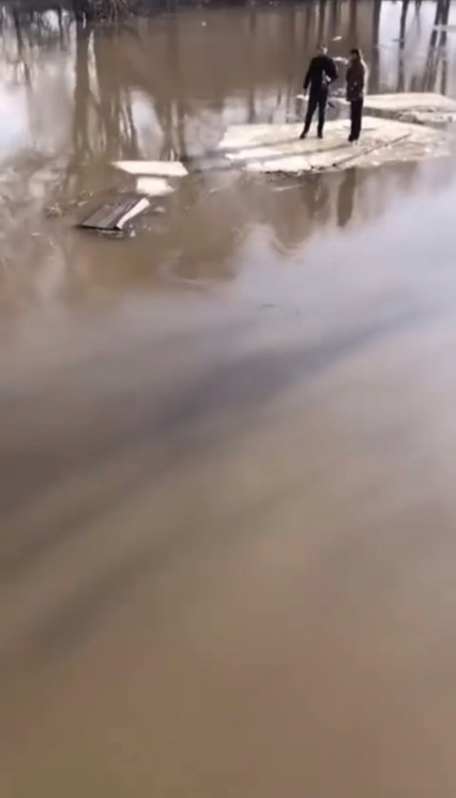 пусть мама услышит, пусть мама придет