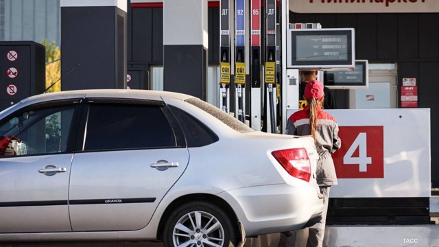 ? Цены на бензин продолжают стремительно расти в Моск...