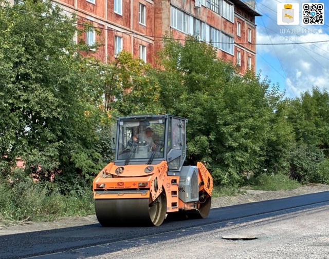 🚜На Луначарского укладывают асфальт
Сегодня в кварт?...