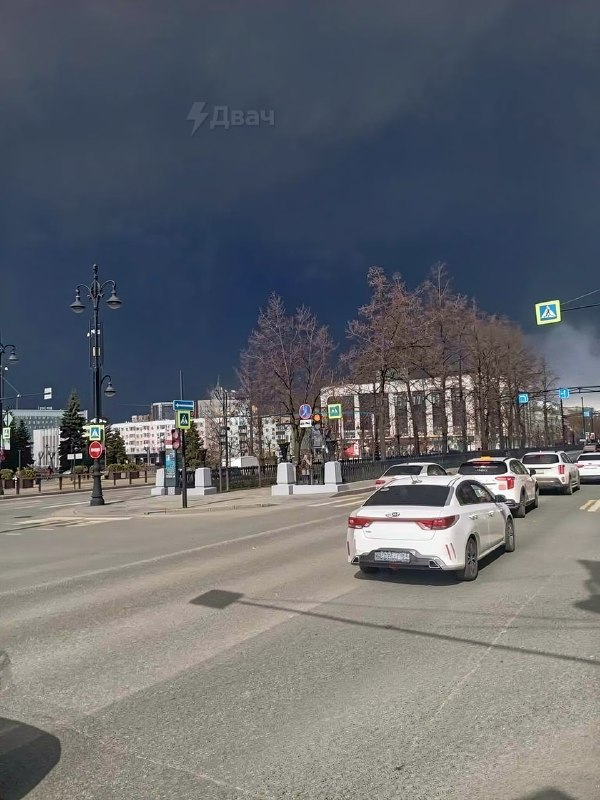 ❗️В Перми после атаки беспилотника небо заволокло густым чёрным дымом
Как сообщил местный губернато