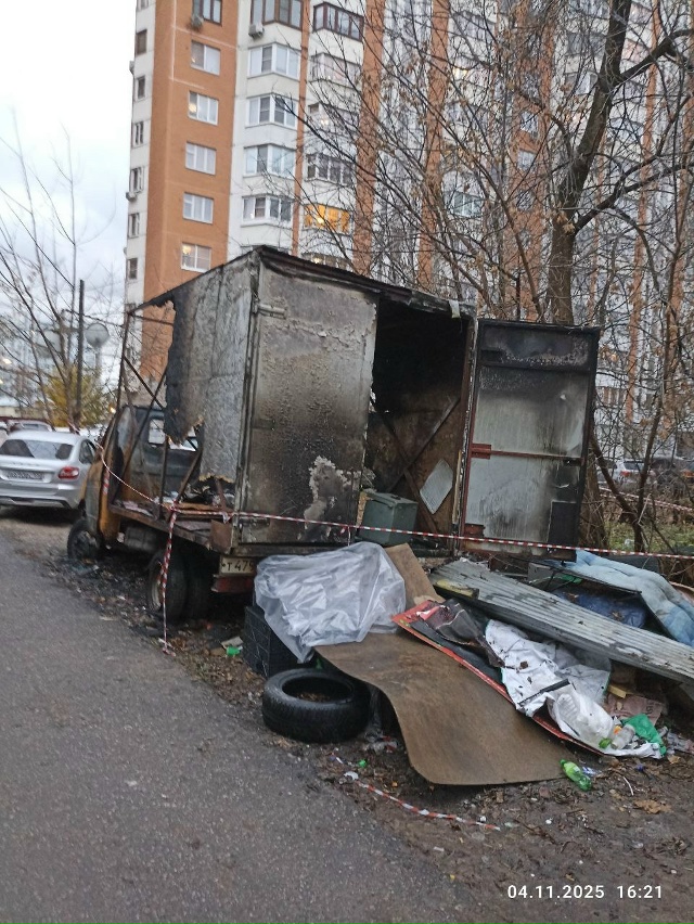 🙄 Мы в гетто или Балашихе? Сколько времени уже стоит э?...