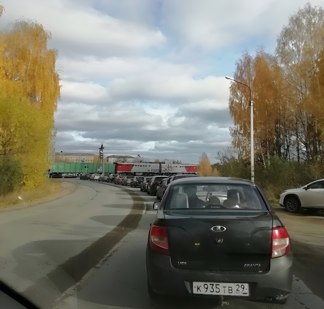 С Днём автомобилиста всех причастных! 🚗
Желаем споко...