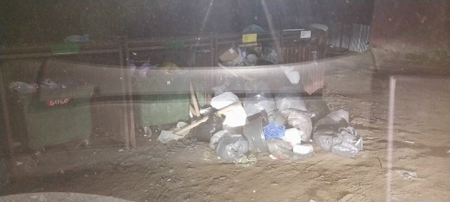 Улица Февральская только вчера все вывезли и опять сви...