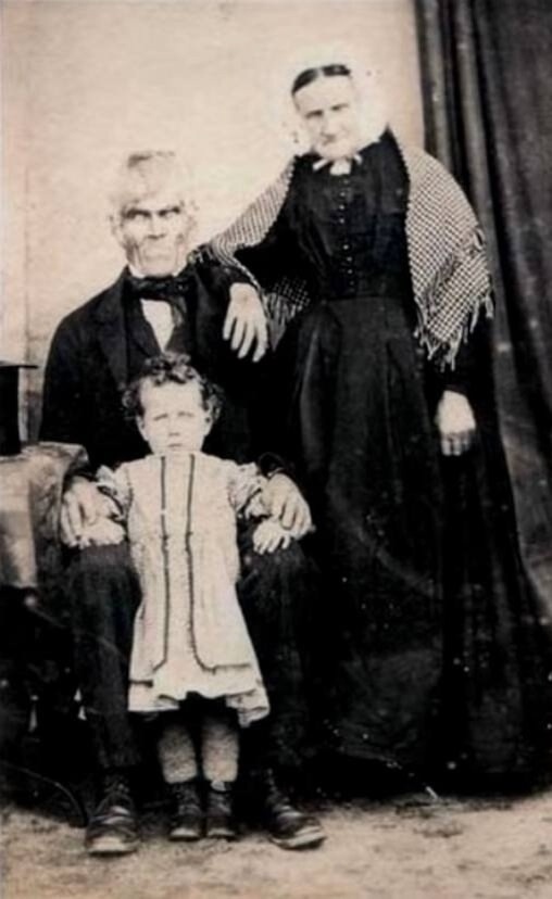 Тревожные исторические фотографии о жутких моментах и...