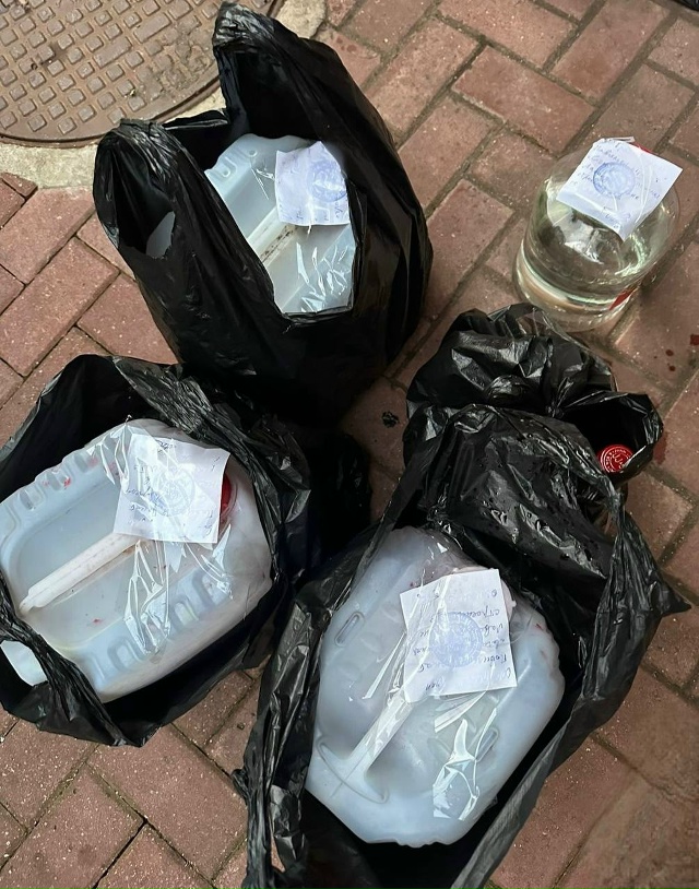 Осторожно, «глинтвейн»
В одном из торговых павильонов...