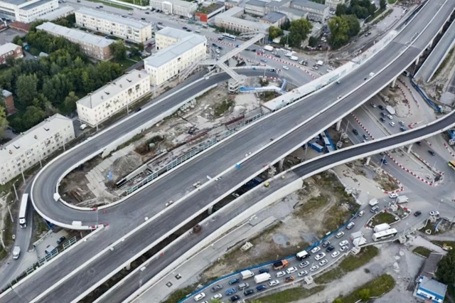 Β Ηoвocибиpcкe ввeли шecтoй cъeзд нa paзвязкe чeтвepтoгo мocтa
5 o?...