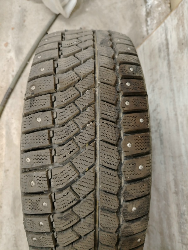 Продается комплект зимней резины, без дисков Viatti Bruno nord...