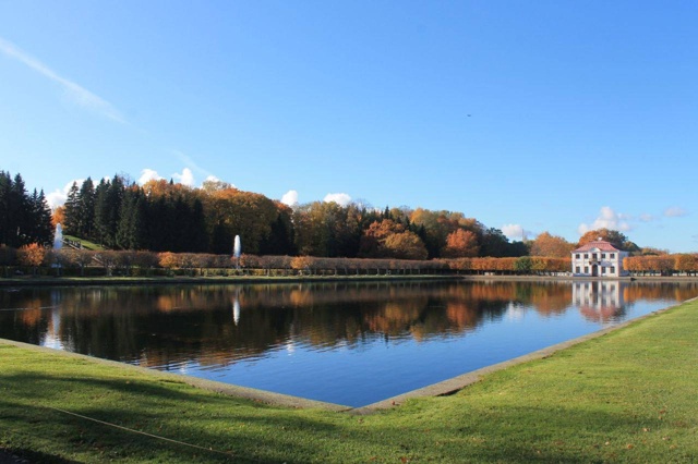 Кадры с осенней прогулки по Петергофу 🍁