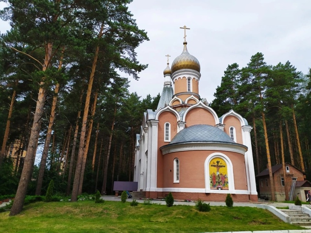 Χpaм в чecть Рoждecтвa Πpecвятoй Бoгopoдицы. Акaдeмгopoдoк.