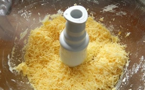 ЛЕГКИЕ СЫРНЫЕ КРЕКЕРЫ
Ингредиенты:
- 100 гр. сливочного...