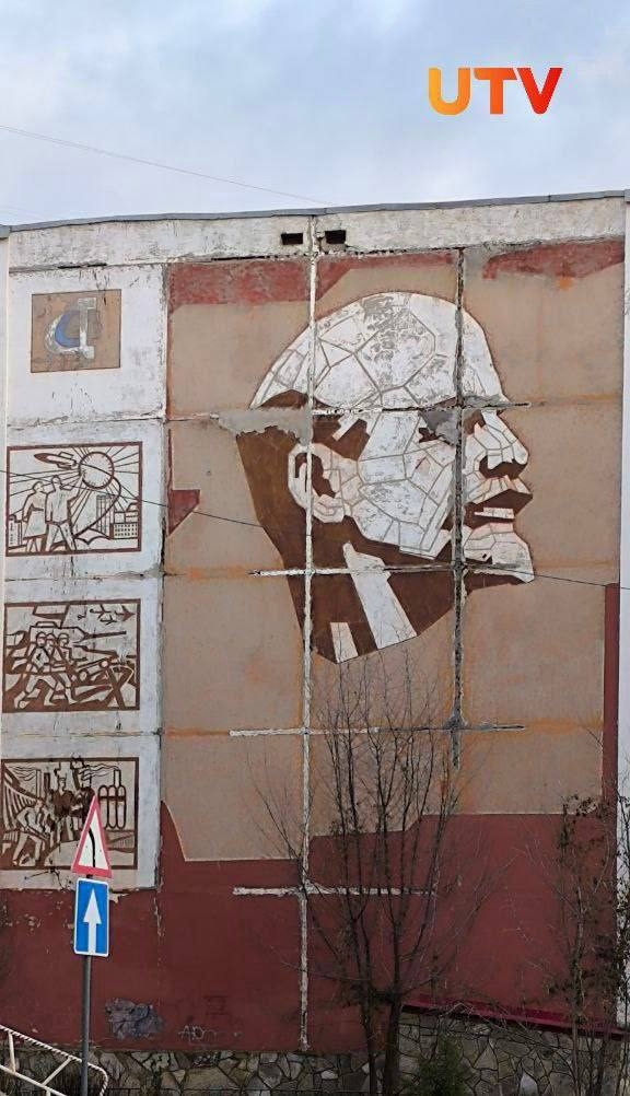 🌆 В Салавате на фасадах домов с советских времен сохр?...
