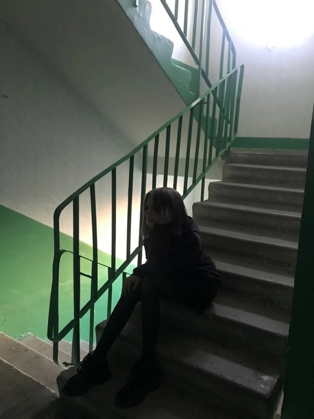21-летнюю петербурженку с ножом и в неадекватном состоя...