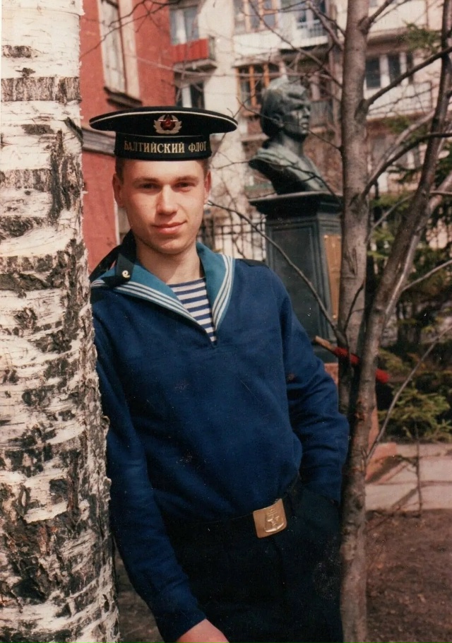 Старый Кронштадт 🏰
У памятника матросу А.Г. Железняко...