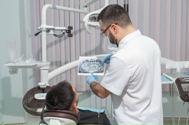 СТОМАТОЛОГИЯ Эмидент 📲 8-800-555-73-67 • stm.emident.ru
🏠 Стерлит...