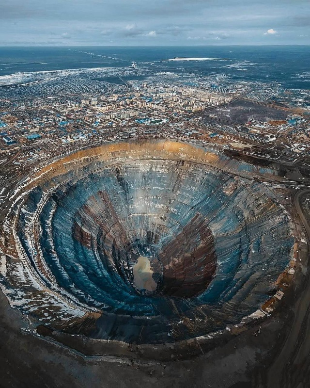 Мирный — город в Якутии, выросший благодаря алмазам. З?...