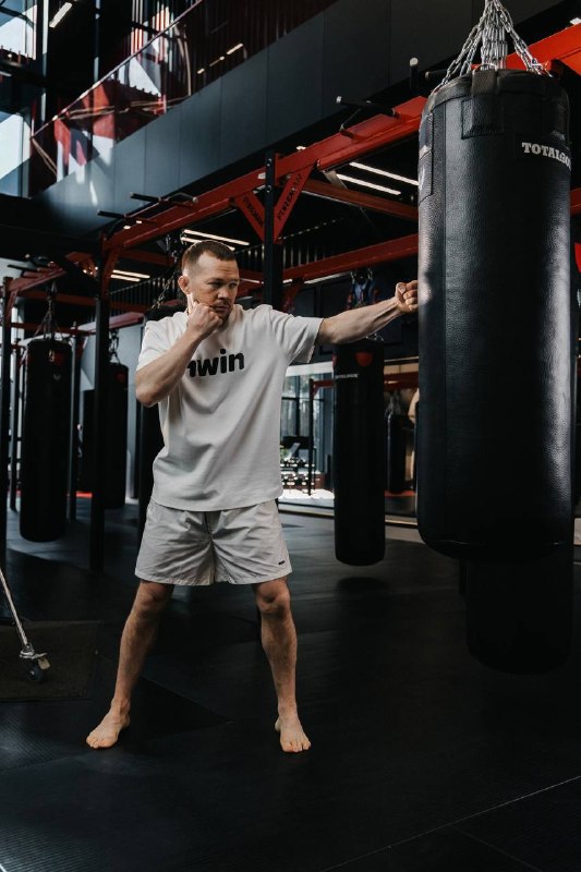 Пётр Ян вошёл в закрытое VIP-сообщество: Двукратный чемпион UFC стал участником всеми известного при