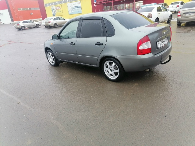 Продам лада калина 2011 года в хорошем состояние движок ?...