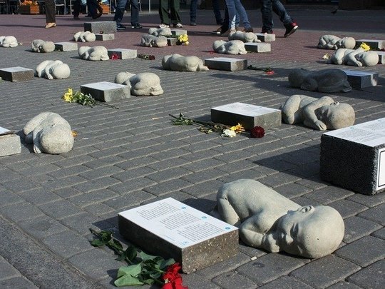 Самый трогательный и пронзительный памятник детям, ко?...