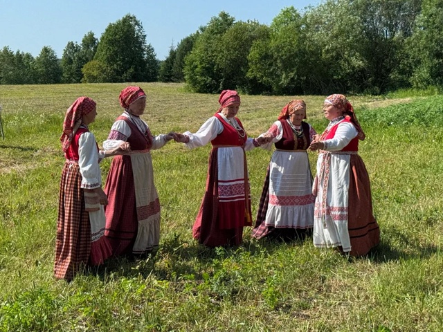 ? Сегодня деревня Семёновская (СП «Шадреньгское») бук...