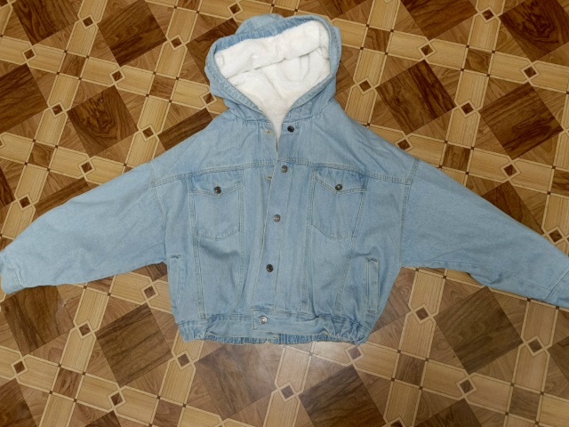 АДМИН,СРОЧНО!
Продам куртки,женские
1,2 фото-синяя,на кл?...