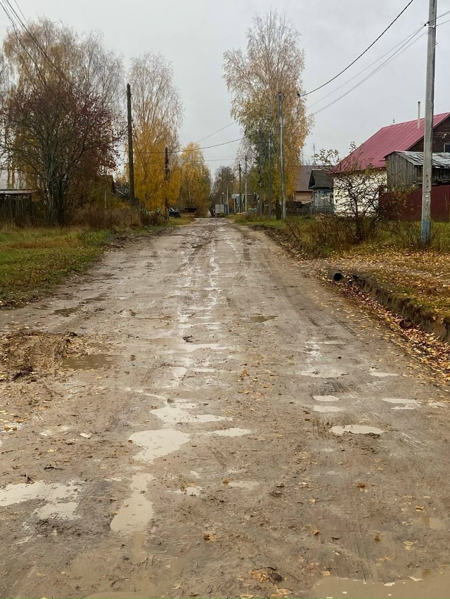 Дороги в Меленках превратились в полосу препятствий
...
