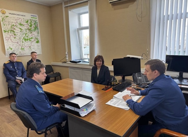 Первый заместитель прокурора республики Евгений Бенд?...