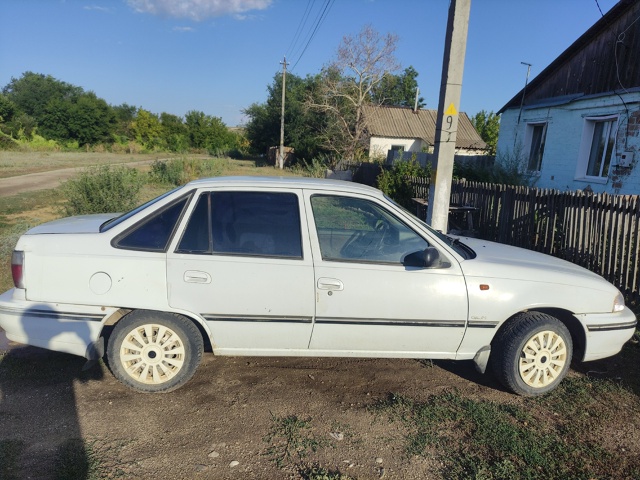Део нексия 2004 г., 16кл ., пороги ,арки переварены,головка ?...