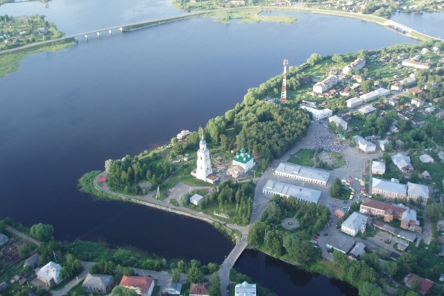 В Пошехонье водолазы подняли со дна реки тела мальчика...