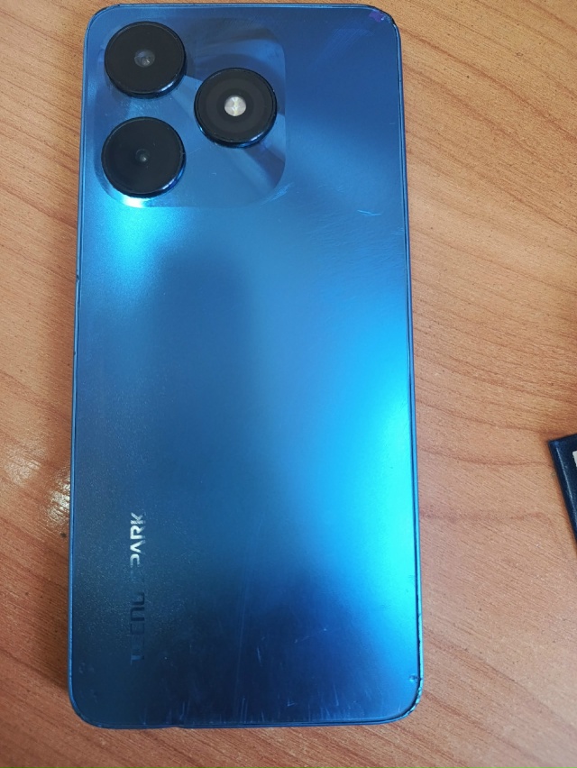 Найден телефон возле Магнита по ул.Коммунистическая т....