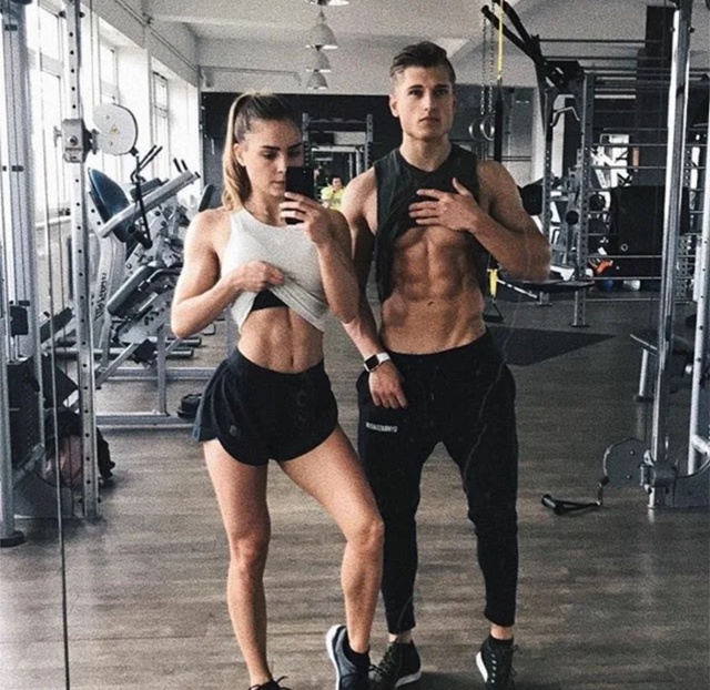 Хожу в зал в «Сафари», можно сказать ради одной парочки...