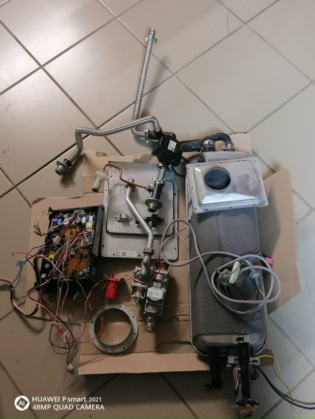 Продам настенный, двухконтурный газовый котёл elso therm н?...