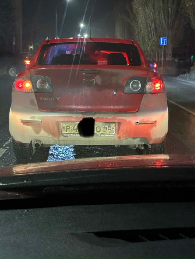 Девушка на мазде сделай стоп сигналы