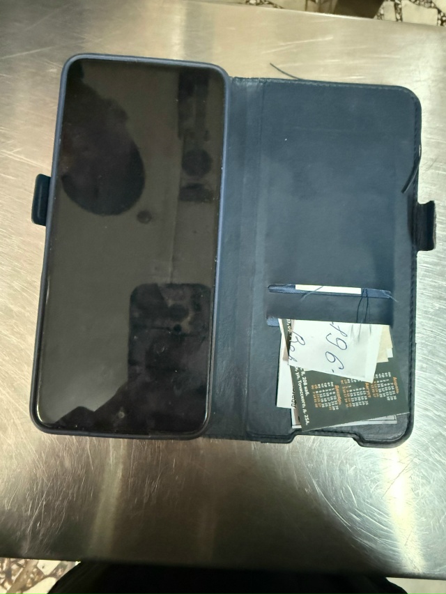 На восточной проходной найден телефон