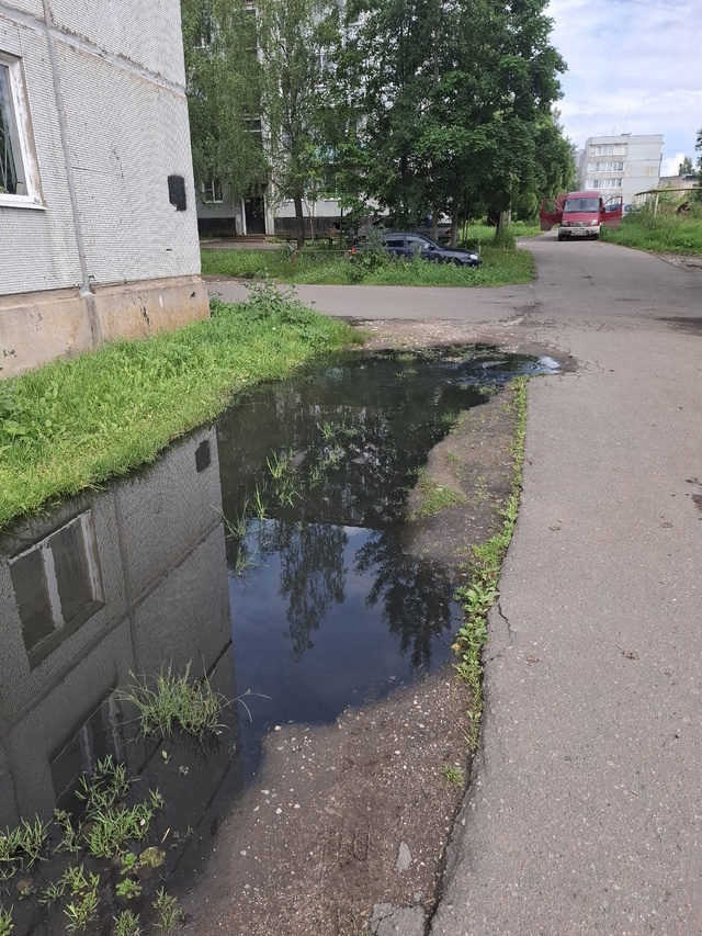 Когда превратиться это безобразие? Канализация течёт ...