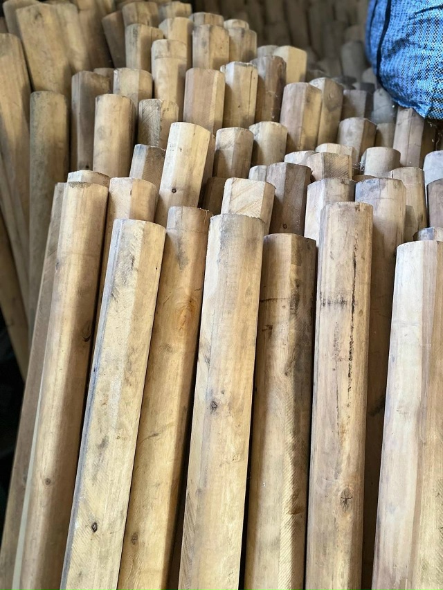 ‼️ПРОДАМ ДЕРЕВЯННЫЕ ИЗДЕЛИЯ‼️
БЕРЕЗА.
ЦЕНА - 80 руб
О?...