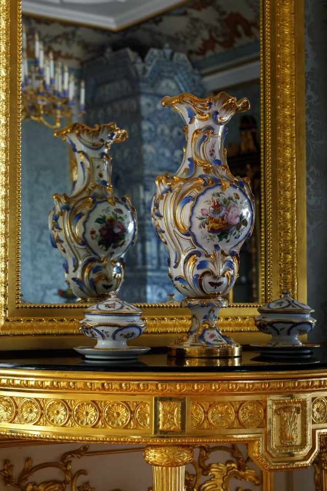 Весенняя палитра Большого петергофского дворца🪻